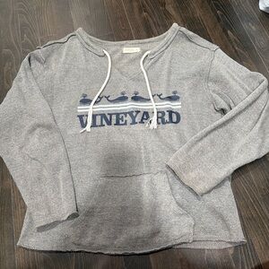 Vineyard Vines Gray Sweatshirt with Blue Accents